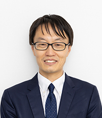 ソリューションサービス課　主査　伊林 高広